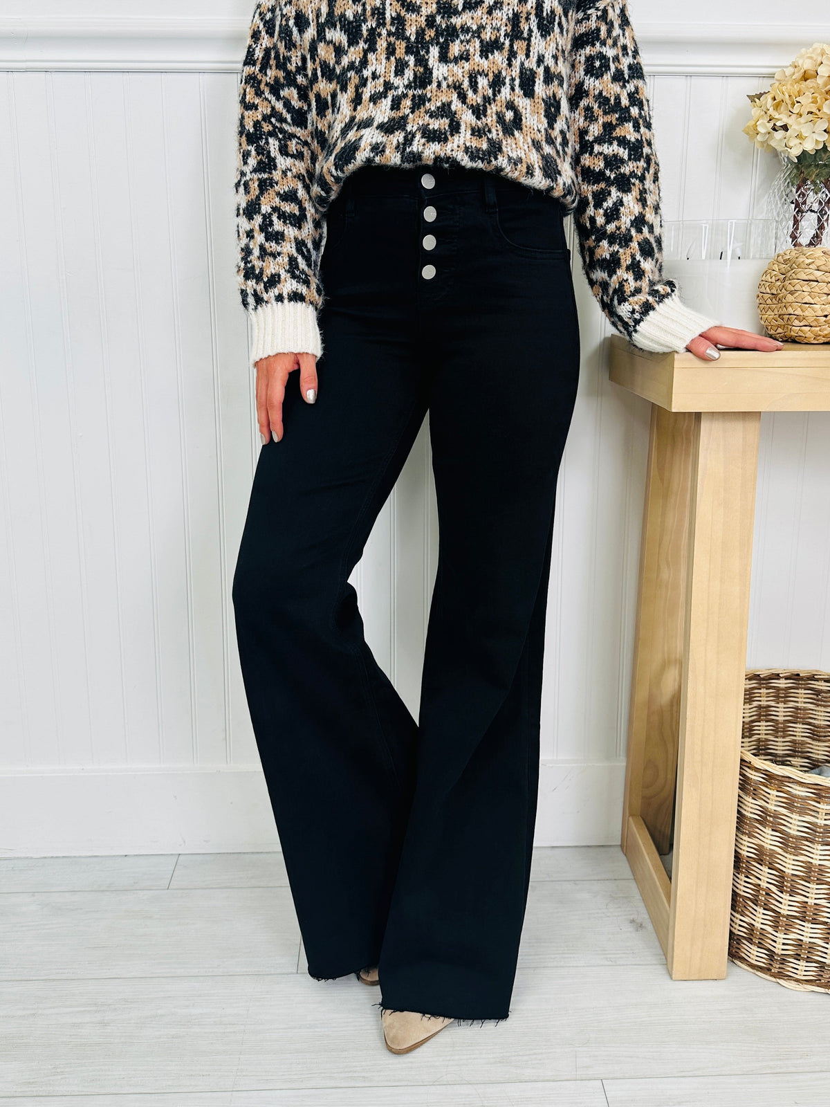 Vivienne™ | Tummy Control Wide-Leg Black Jeans