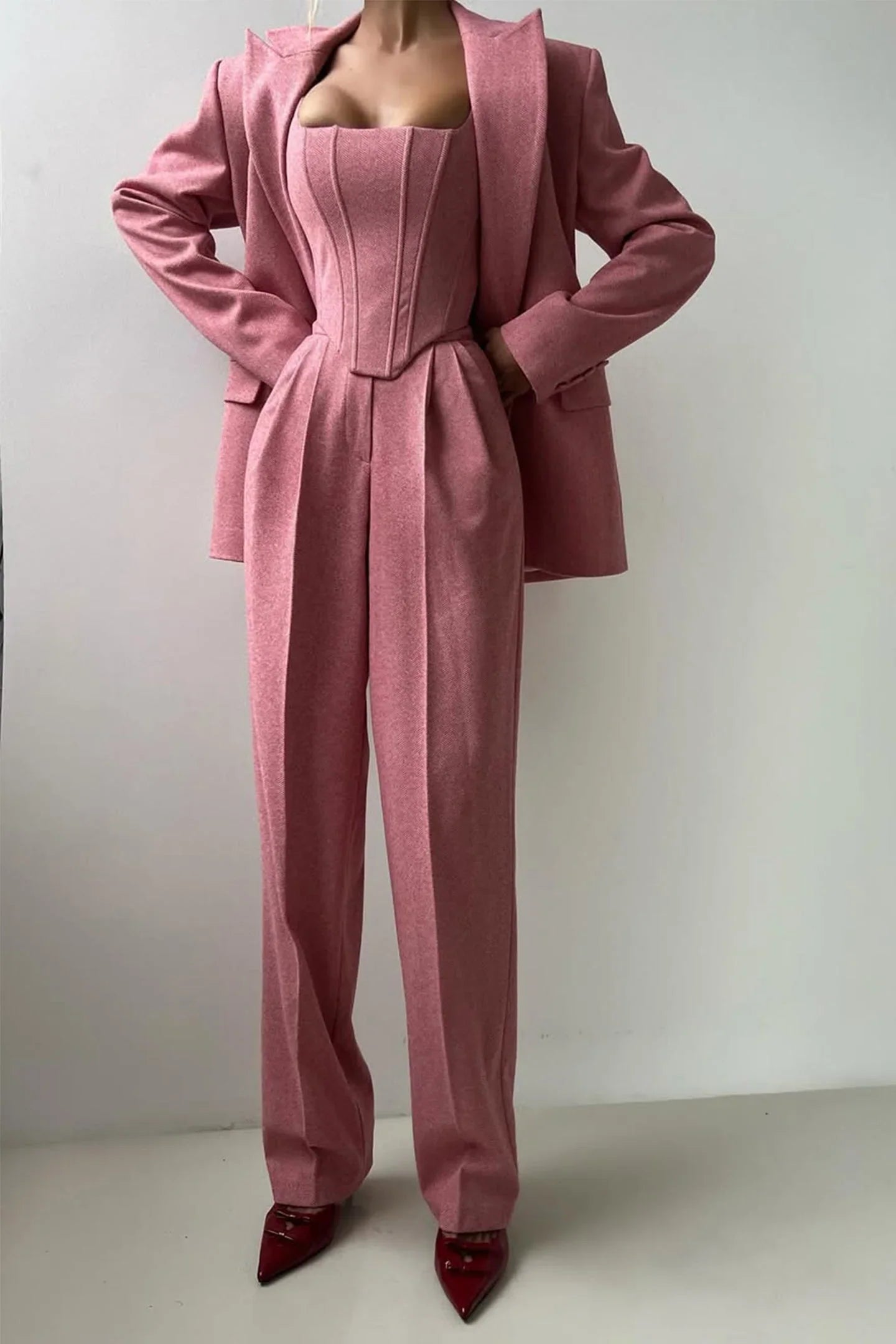Pilar | Three-Piece Set with Double-Breasted Blazer
