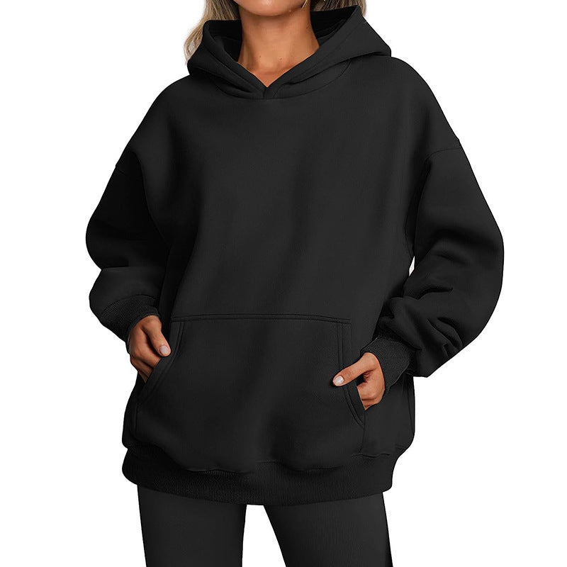 Women's oversized hoodie with practical pockets