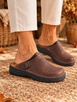 Annelies comfortable slip-on shoes in brown worn by model